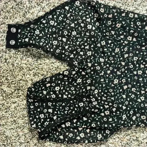 Forever 21 sheer floral bodysuit - Picture 7 of 8